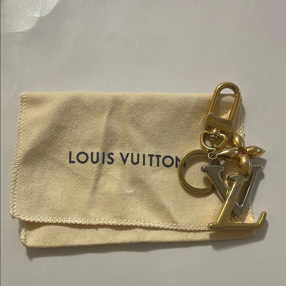 ✨Authentic Louis Vuitton Gold Keychain❣️